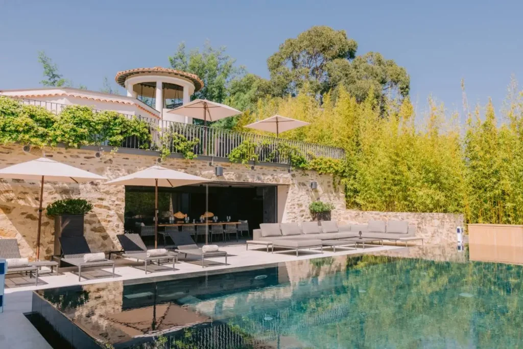 Villa Victoire – Piscine et poolhouse | Domaine Louise